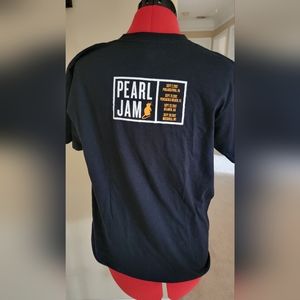 Super RARE Pearl Jam 2012 concert t-shirt medium